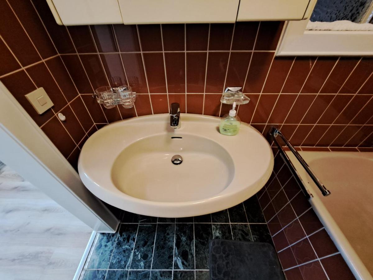 Muttis Apartment بوروسيا مونشنغلادباخ المظهر الخارجي الصورة